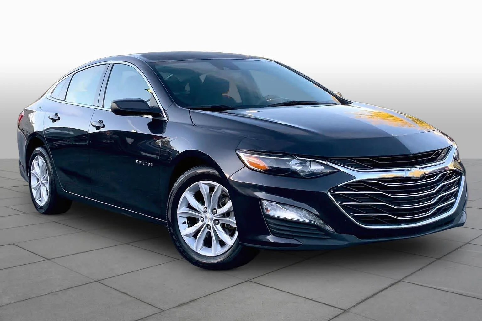 Used 2023 Dark Ash Metallic Chevrolet LT image 3