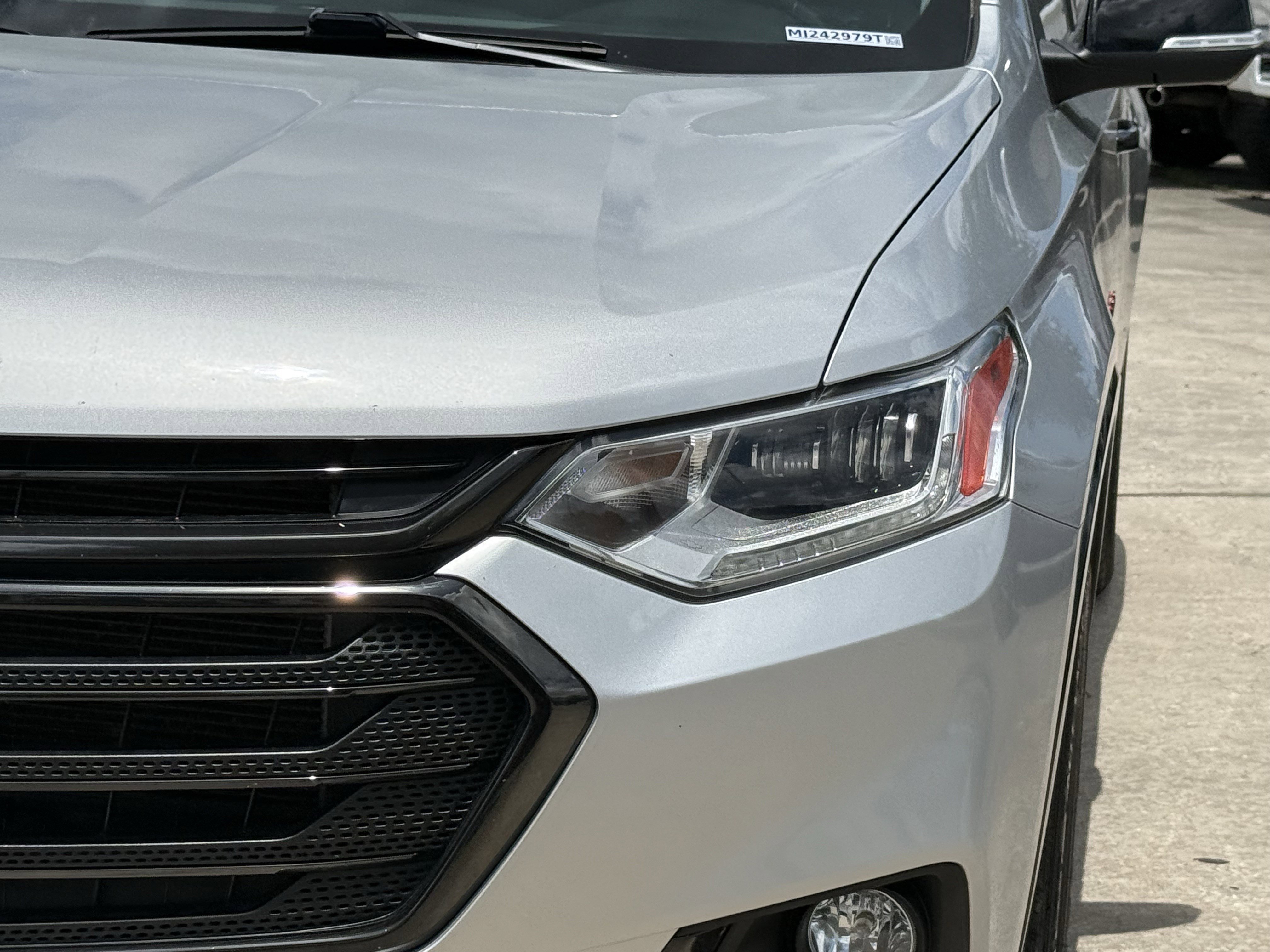 Used 2021 Silver Ice Metallic Chevrolet Premier image 10