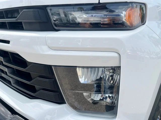 Used 2025 White Chevrolet Custom image 4