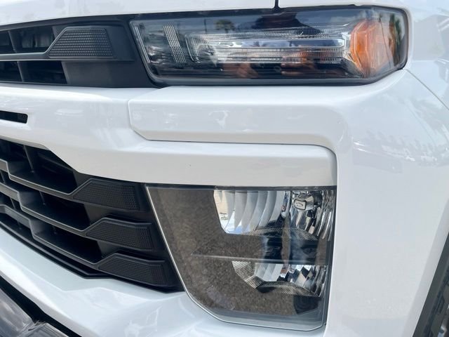 Used 2025 White Chevrolet Custom image 4