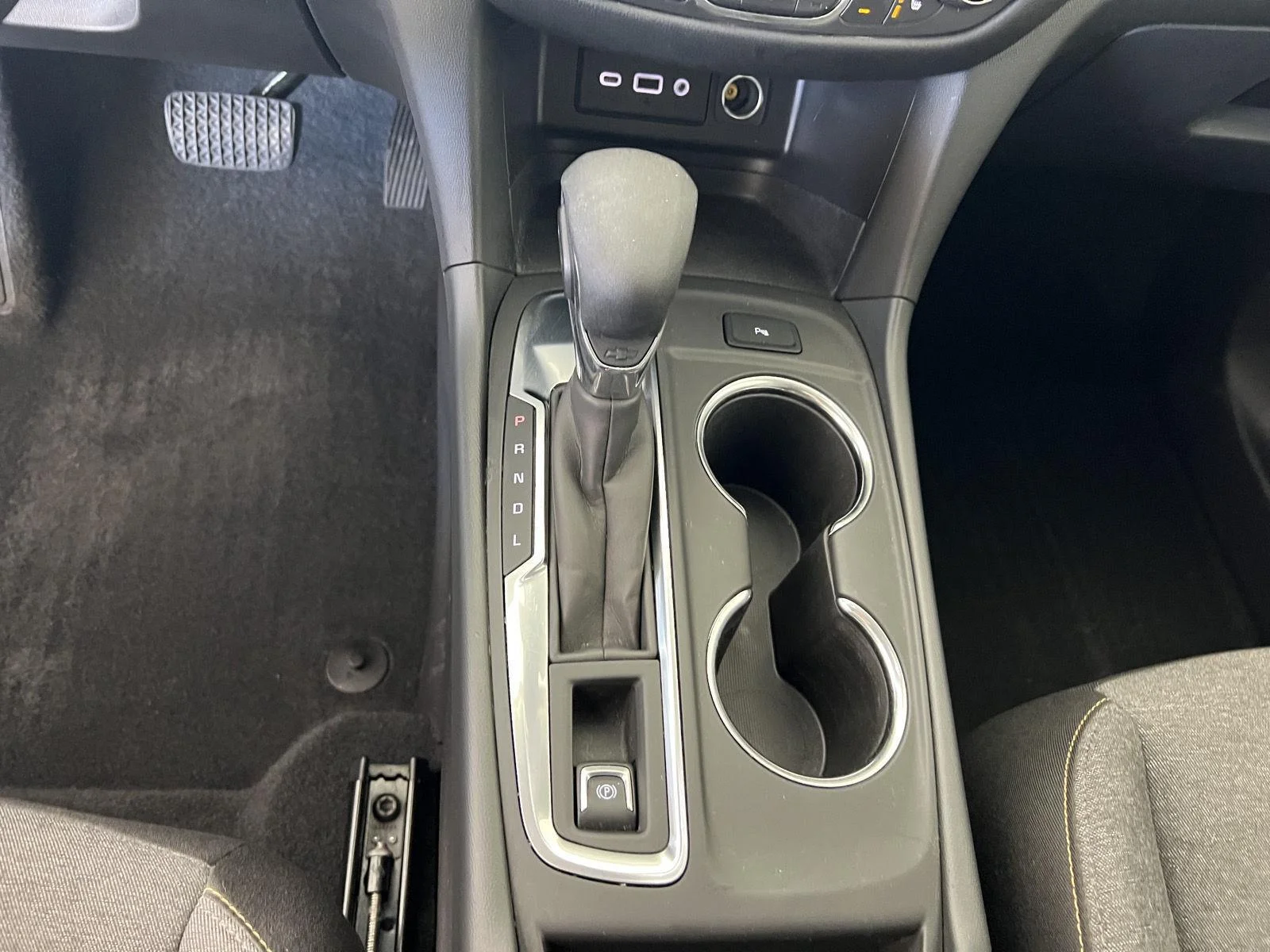 Used 2024 Sterling Gray Metallic Chevrolet LT image 16
