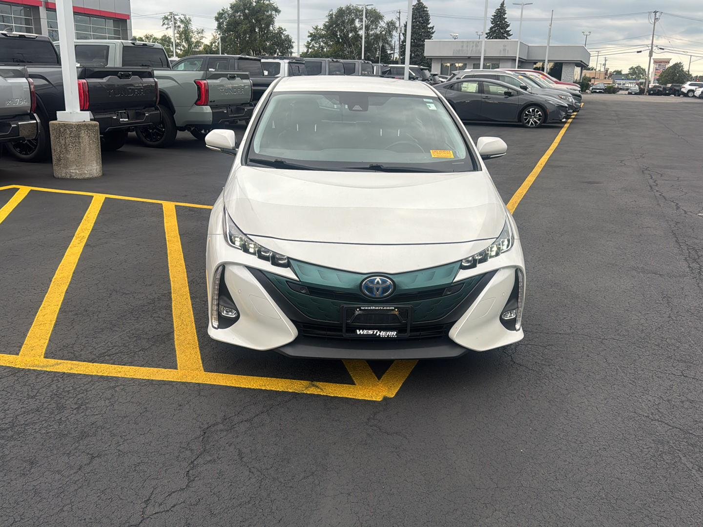 Used 2017 Blizzard Pearl Toyota Advanced image 2