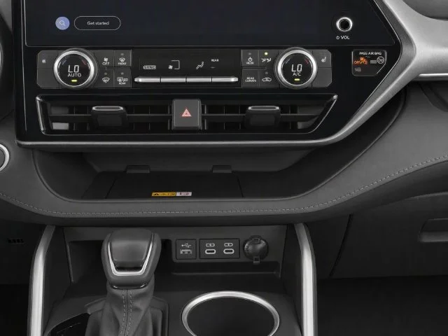 Used 2023 Pearl Toyota XLE image 11