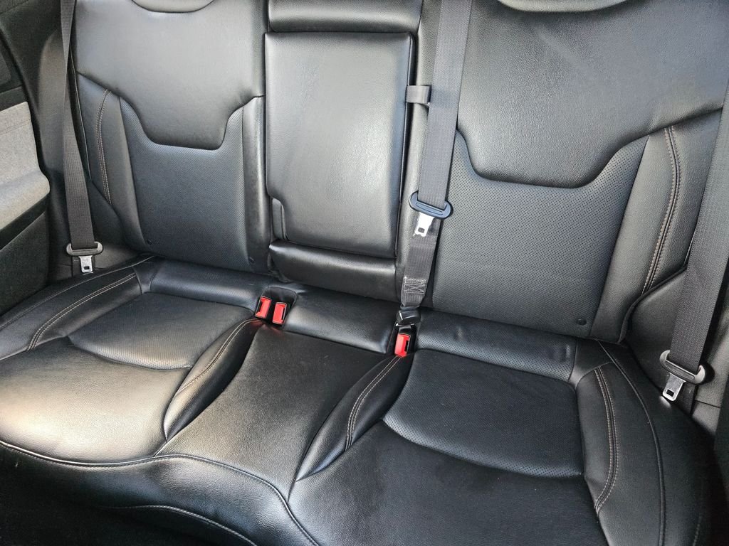 Used 2023 Black Jeep Latitude Lux image 19