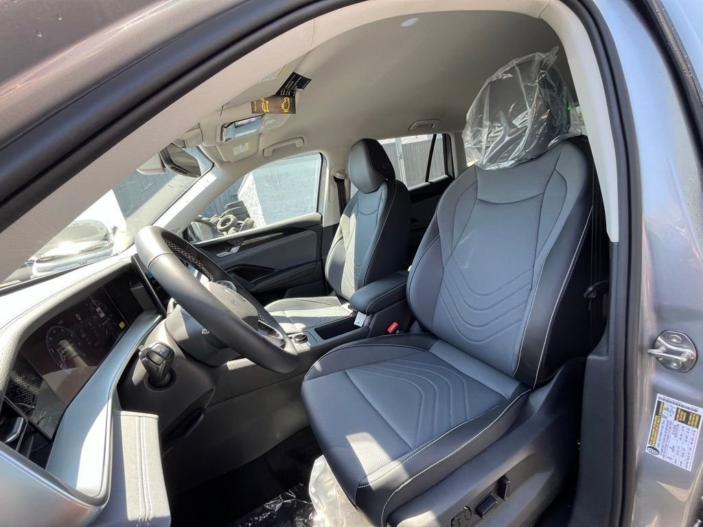 New 2026 Silver Volkswagen 2.0T SE image 9
