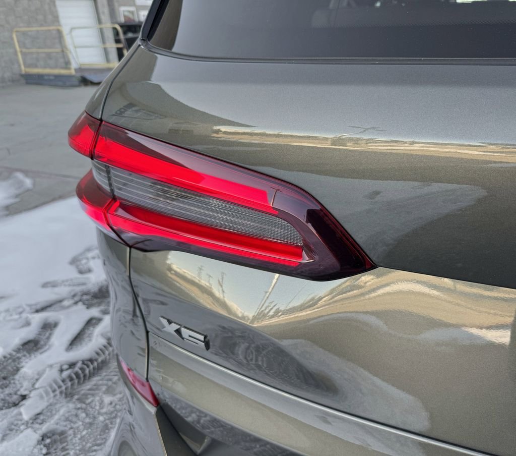 Used 2023 Green BMW M50i image 7