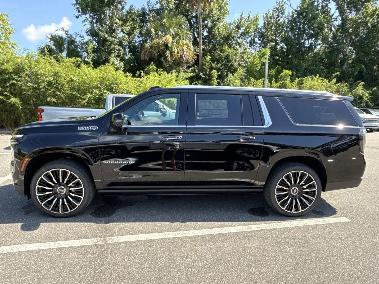 2026 Chevrolet Suburban High Country - Photo 6