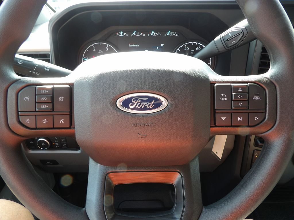 New 2026 Oxford White Ford F-250® XL image 17