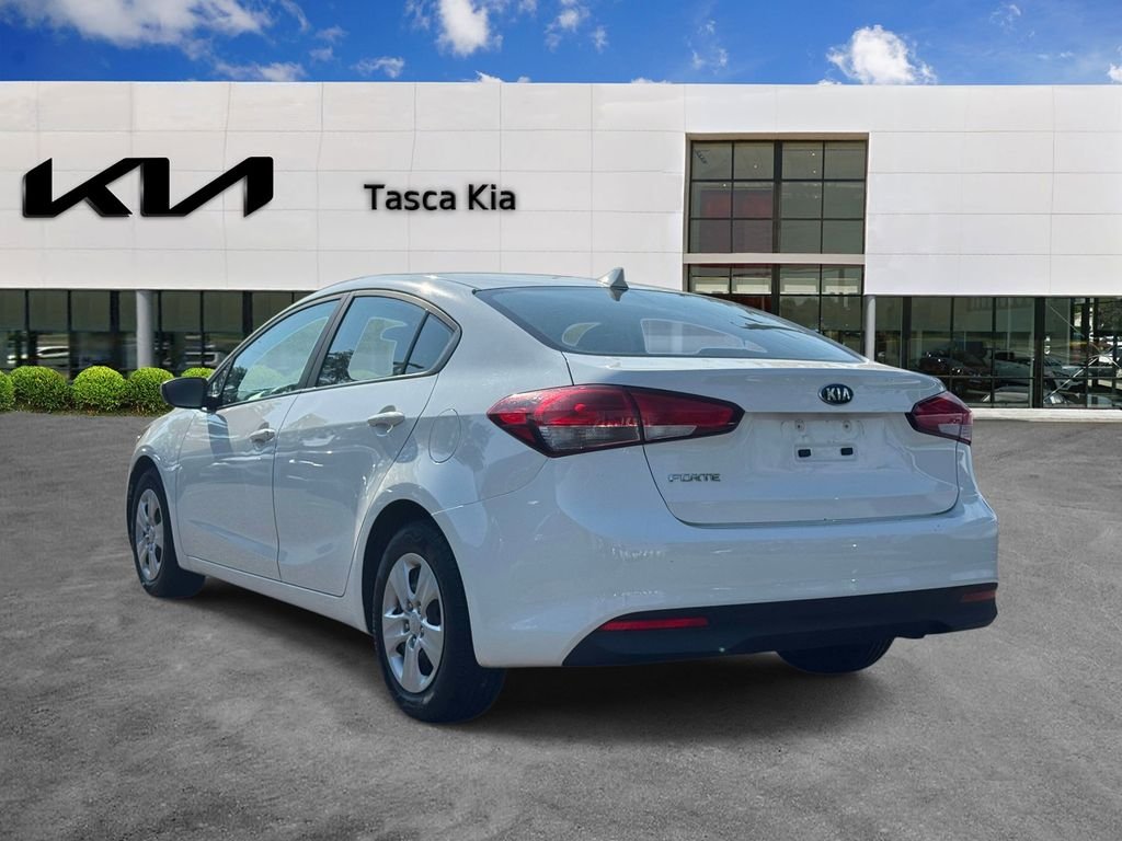 Used 2017 White Kia LX image 6