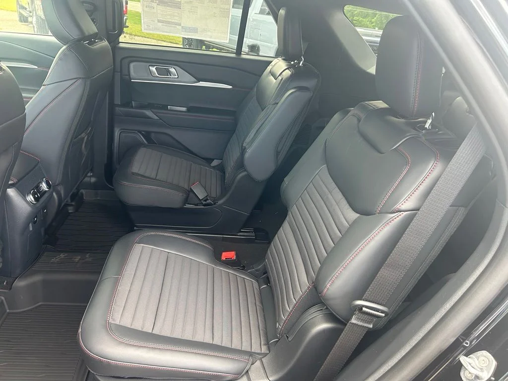New 2026 Agate Black Metallic Ford ST-Line image 11