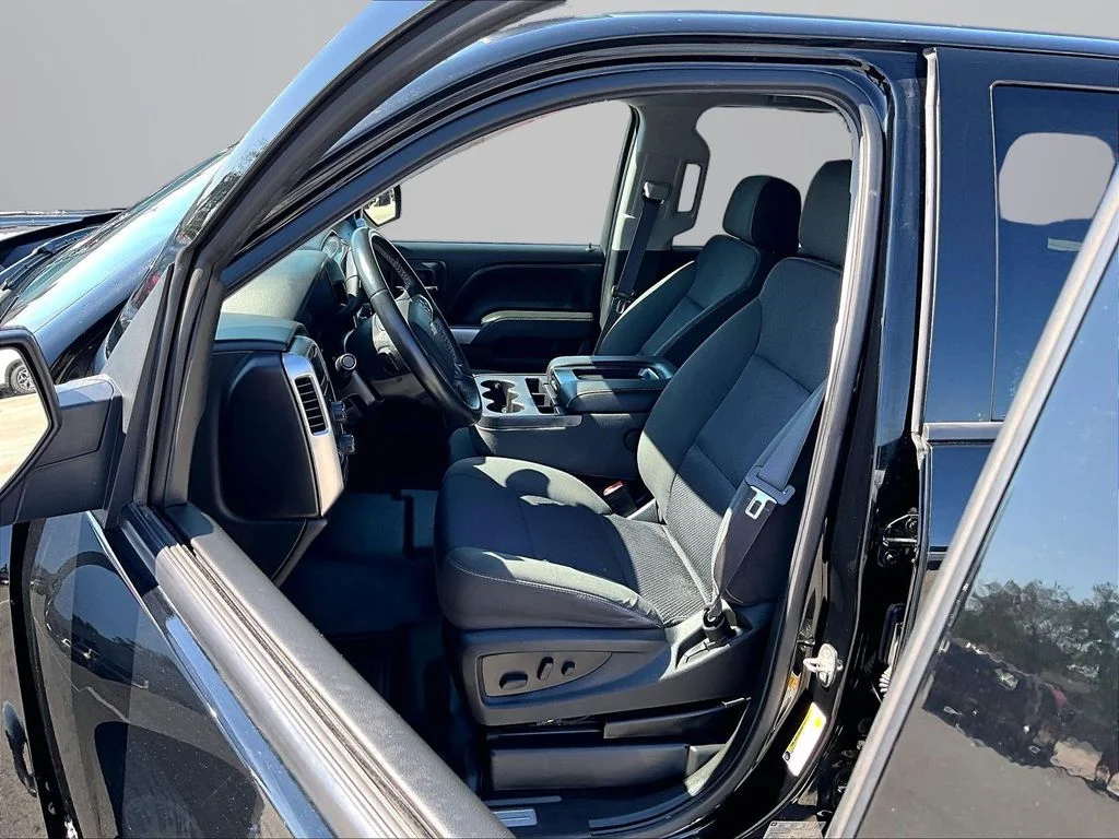 Used 2016 Black Chevrolet LT image 27