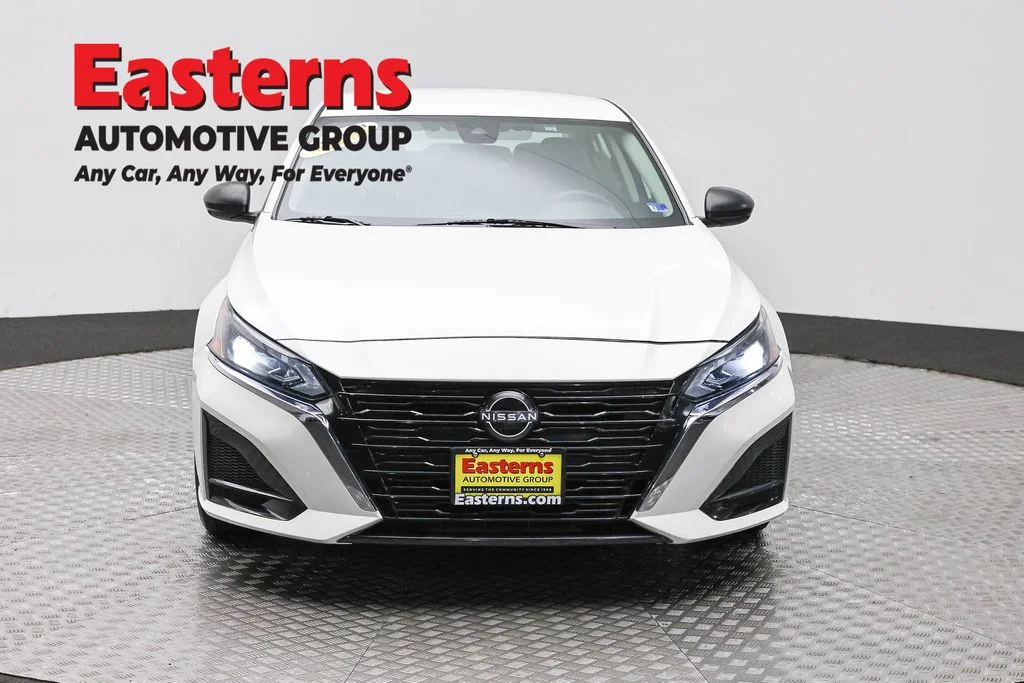Used 2024 White Nissan 2.5 S image 2