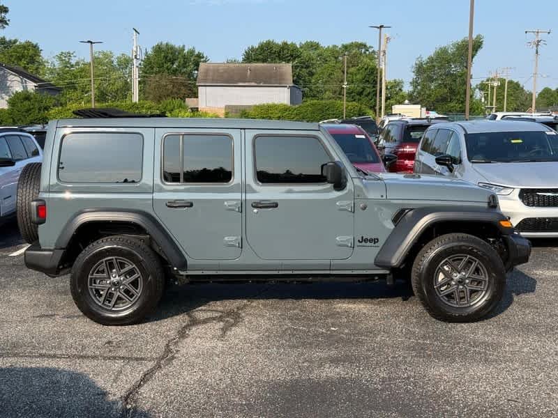 Used 2024 Anvil Clear Coat Jeep Sport S image 2