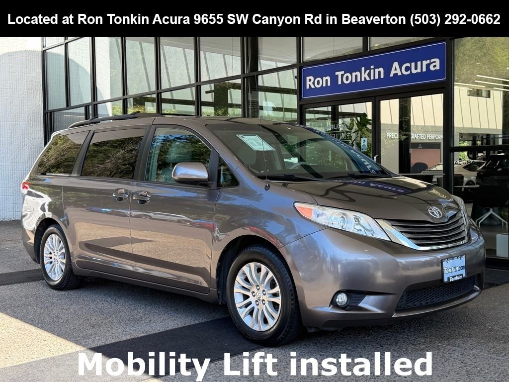 2011 Toyota Sienna XLE