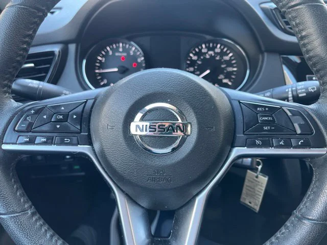 Used 2019 Magnetic Black Pearl Nissan S image 13