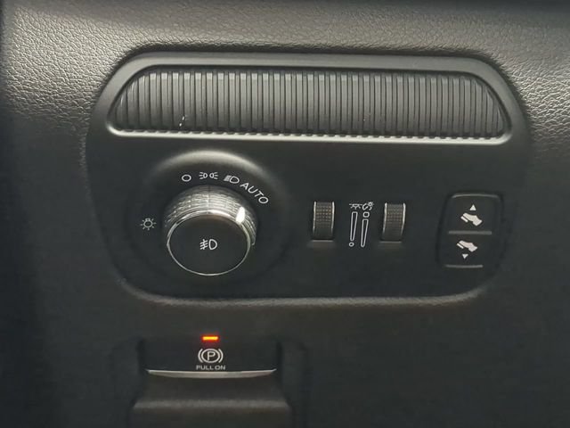 Used 2022 Black Jeep Series III image 31