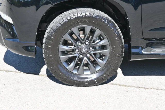Certified Used 2021 BLACK Lexus 460 image 15
