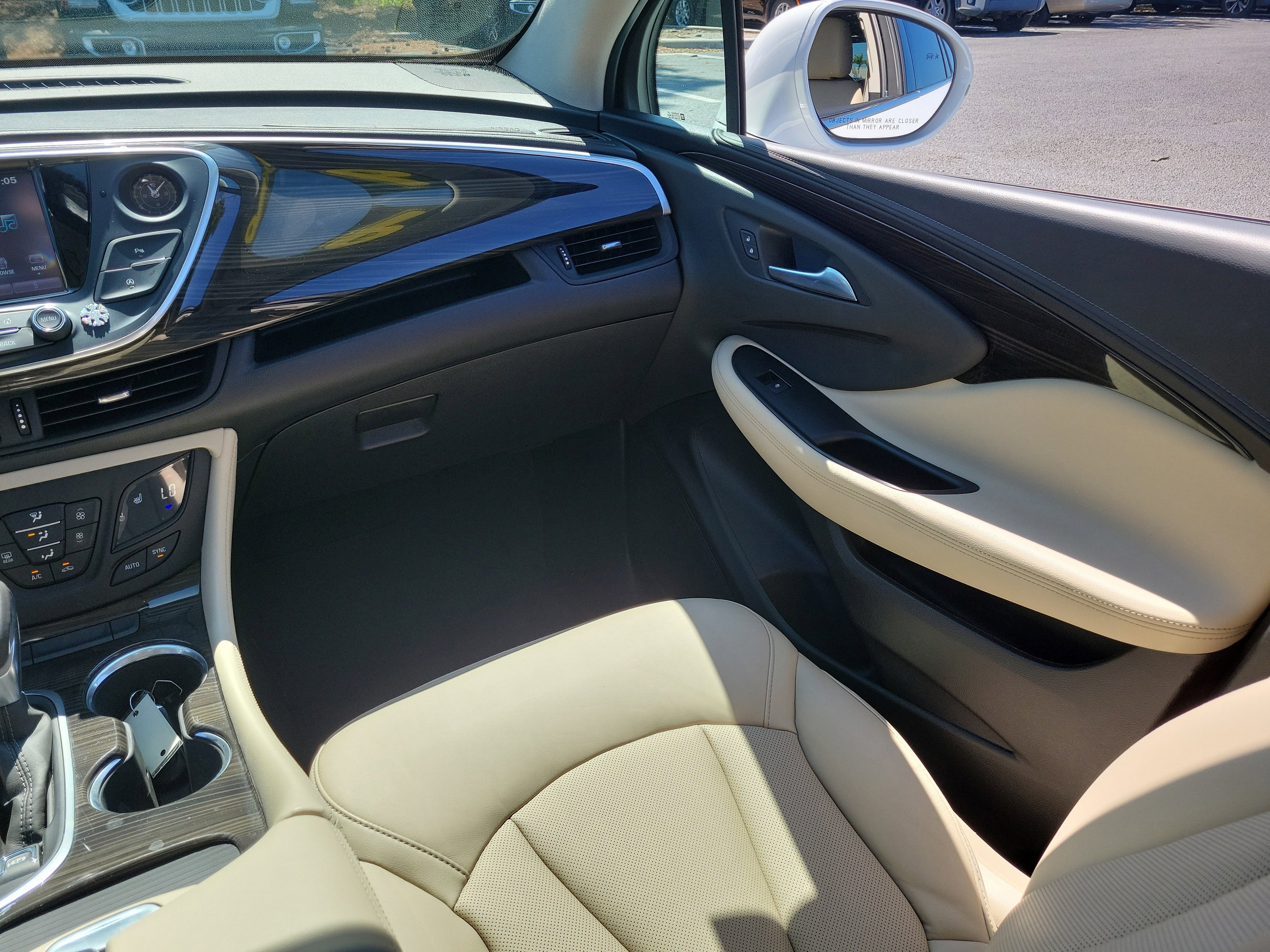 Used 2019 Summit White Buick Essence image 17
