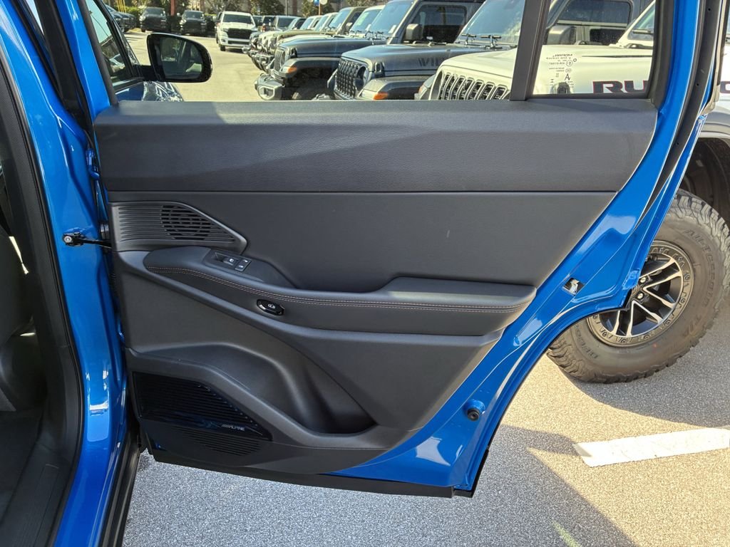 New 2026 Hydro Blue Pearlcoat Jeep Limited image 30