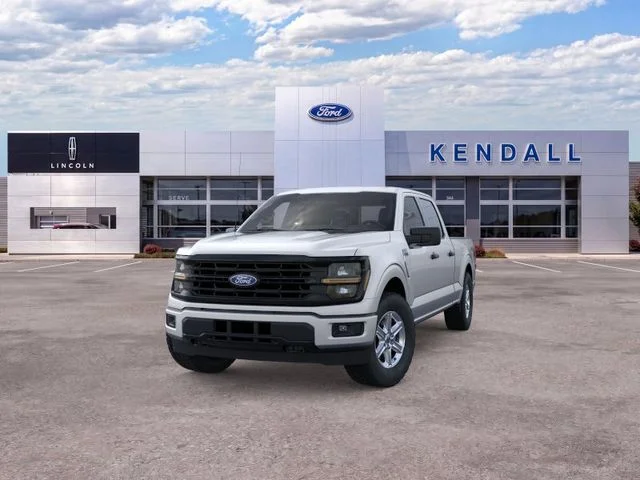 New 2026 Silver Metallic Ford XLT image 2