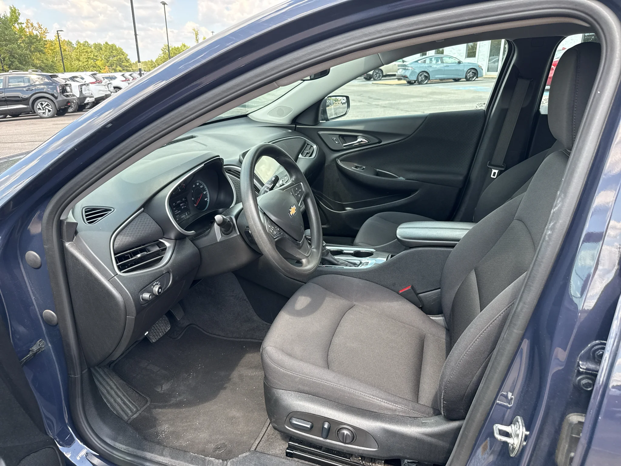 Used 2025 Night Shade Metallic Chevrolet LT image 9