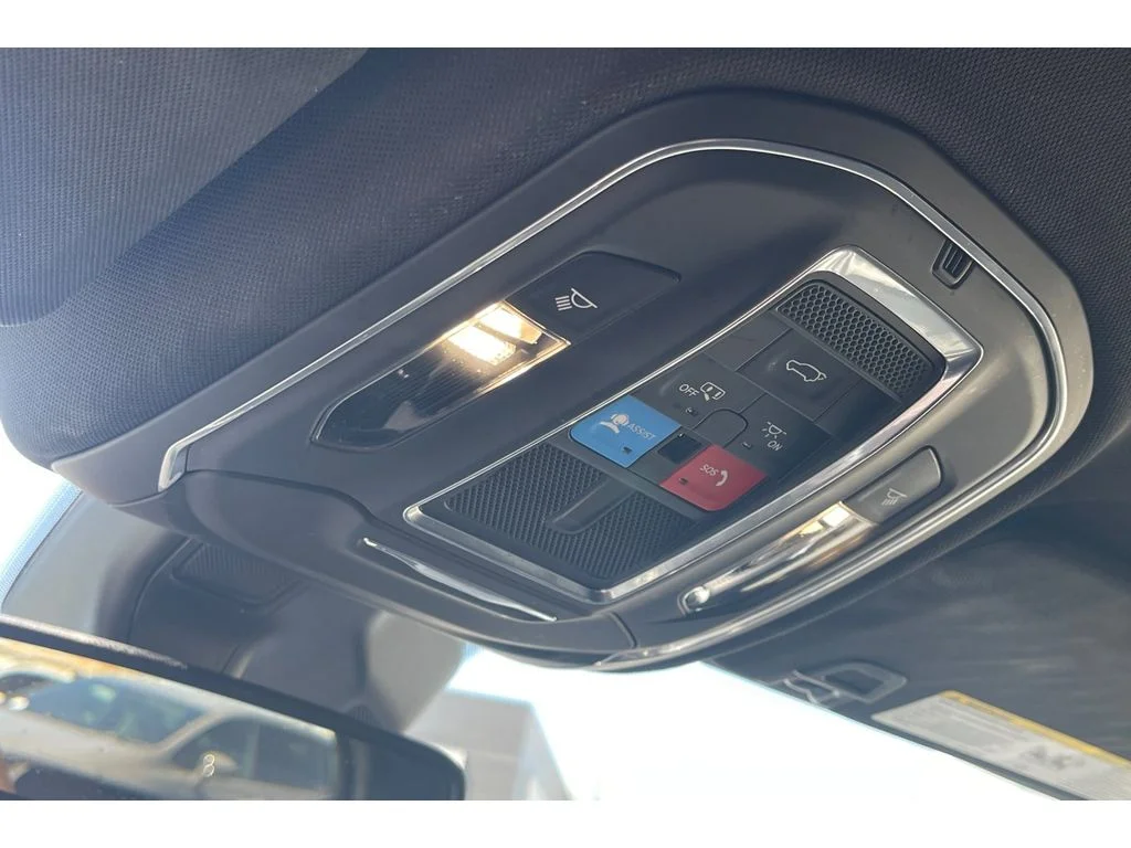 Used 2024 BRIGHT WHITE CLEARCOAT Jeep Laredo image 24