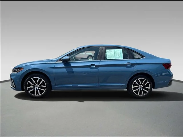 Certified Used 2025 Blue Volkswagen 1.5T SE image 3