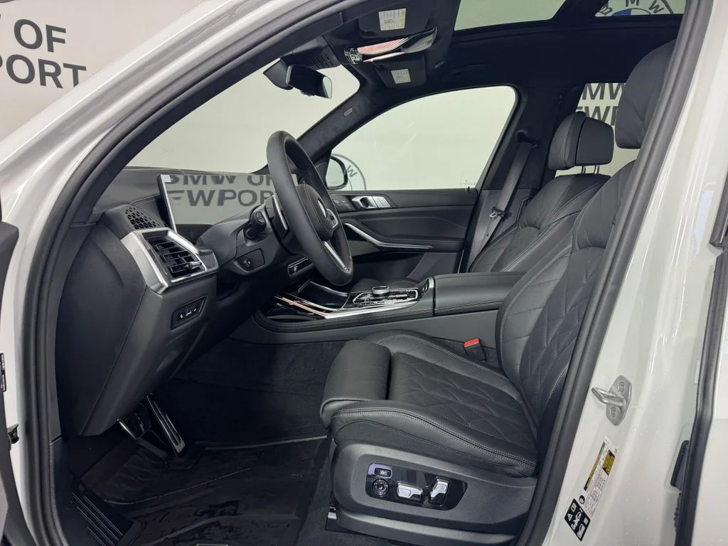 New 2027 Mineral White Metallic BMW xDrive40i image 2