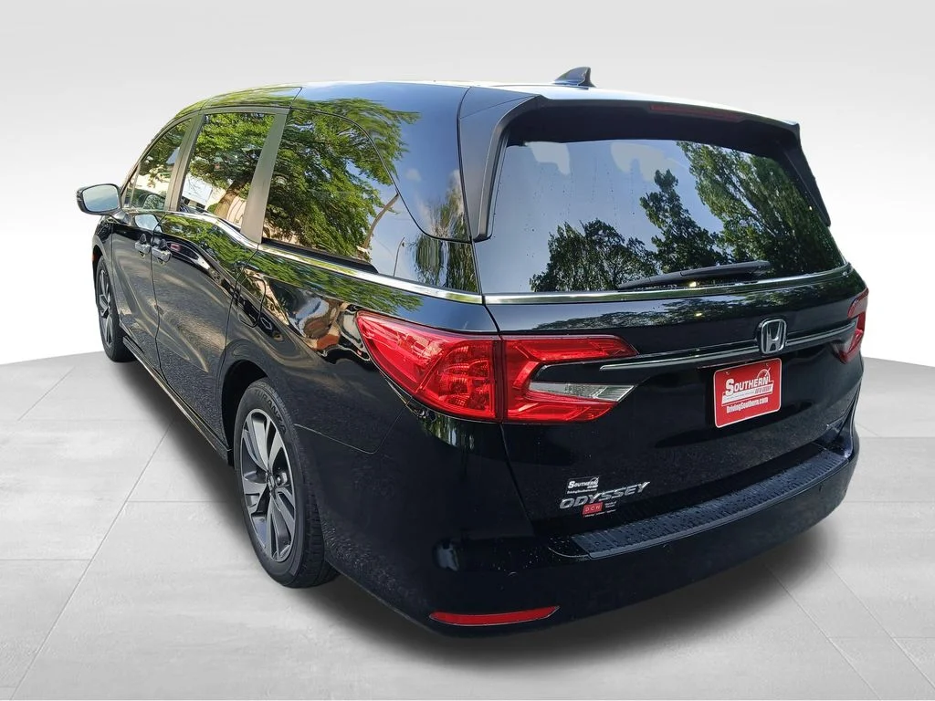Used 2023  Honda Touring image 7