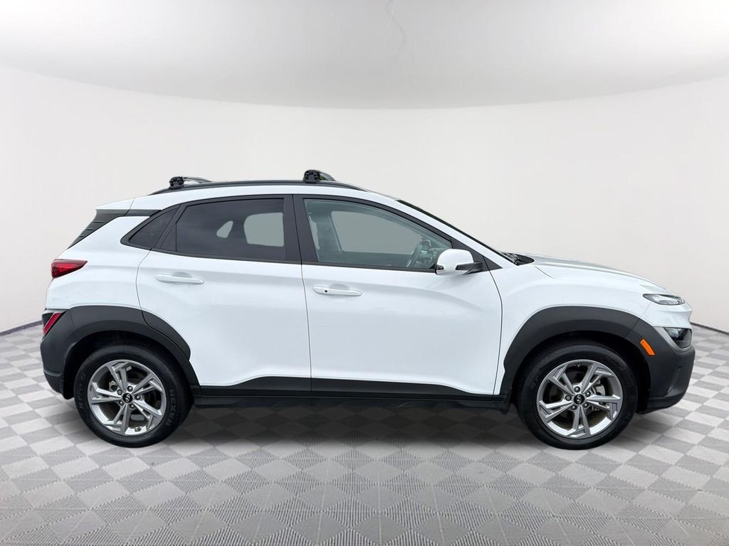Used 2023 White Hyundai SEL image 4
