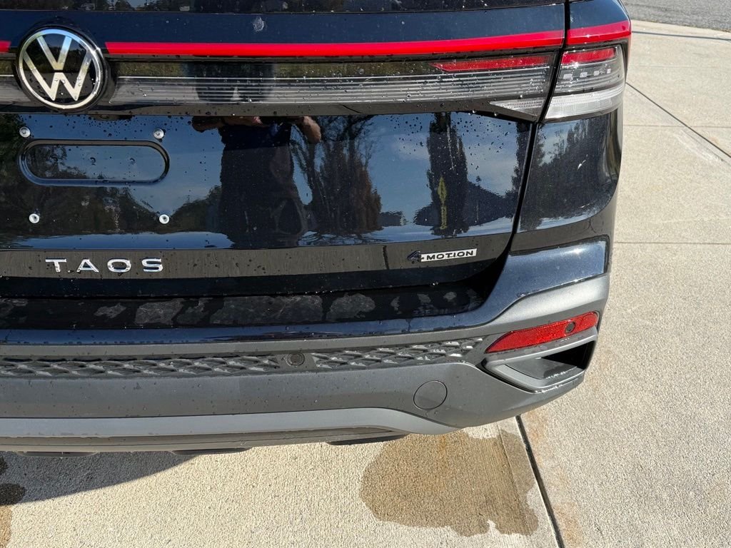 New 2026 Black Volkswagen 1.5T SE Black image 14