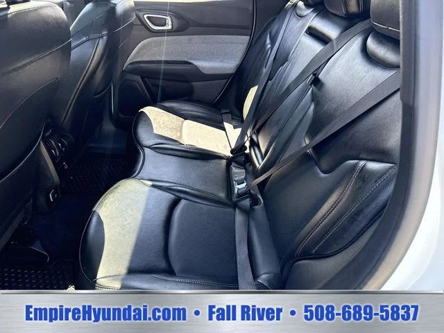 Used 2023 White Jeep Latitude Lux image 17