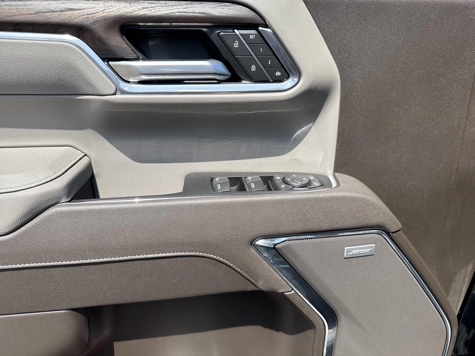New 2026 Onyx Black GMC SLT image 17