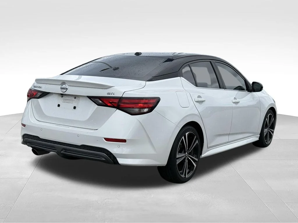 Used 2022 White Nissan SR image 24