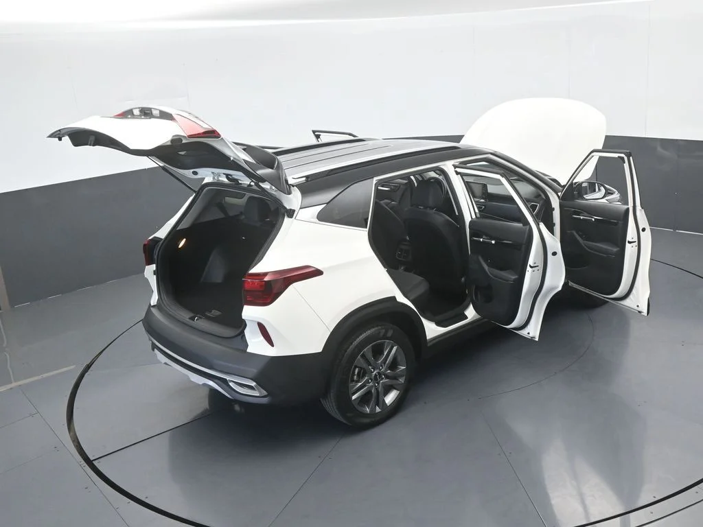 Used 2023 Clear White/Black Roof Kia S image 62