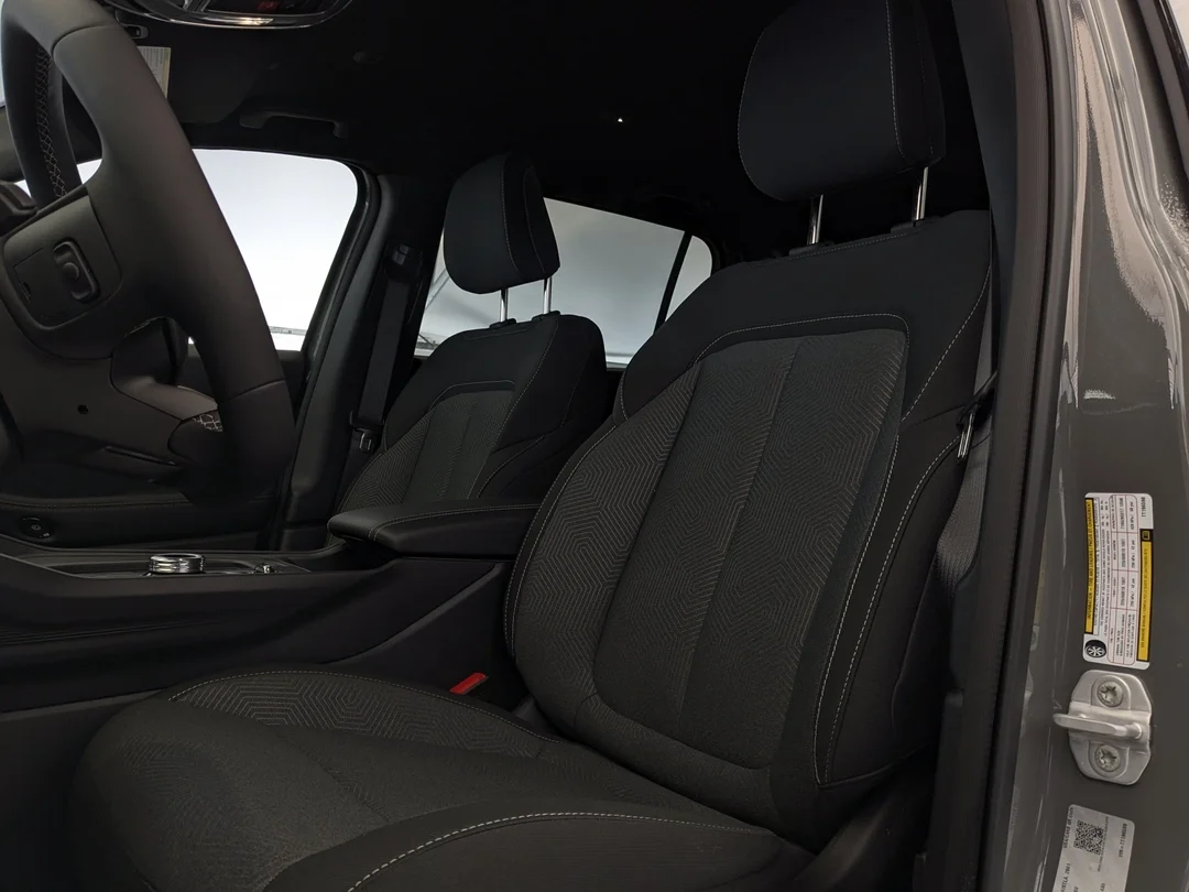 New 2026 Grey Jeep Laredo - - 4x4 - Adaptive Cruise - 12.3 Display - Heated Seats/Wheel - Remote Start & More! image 16
