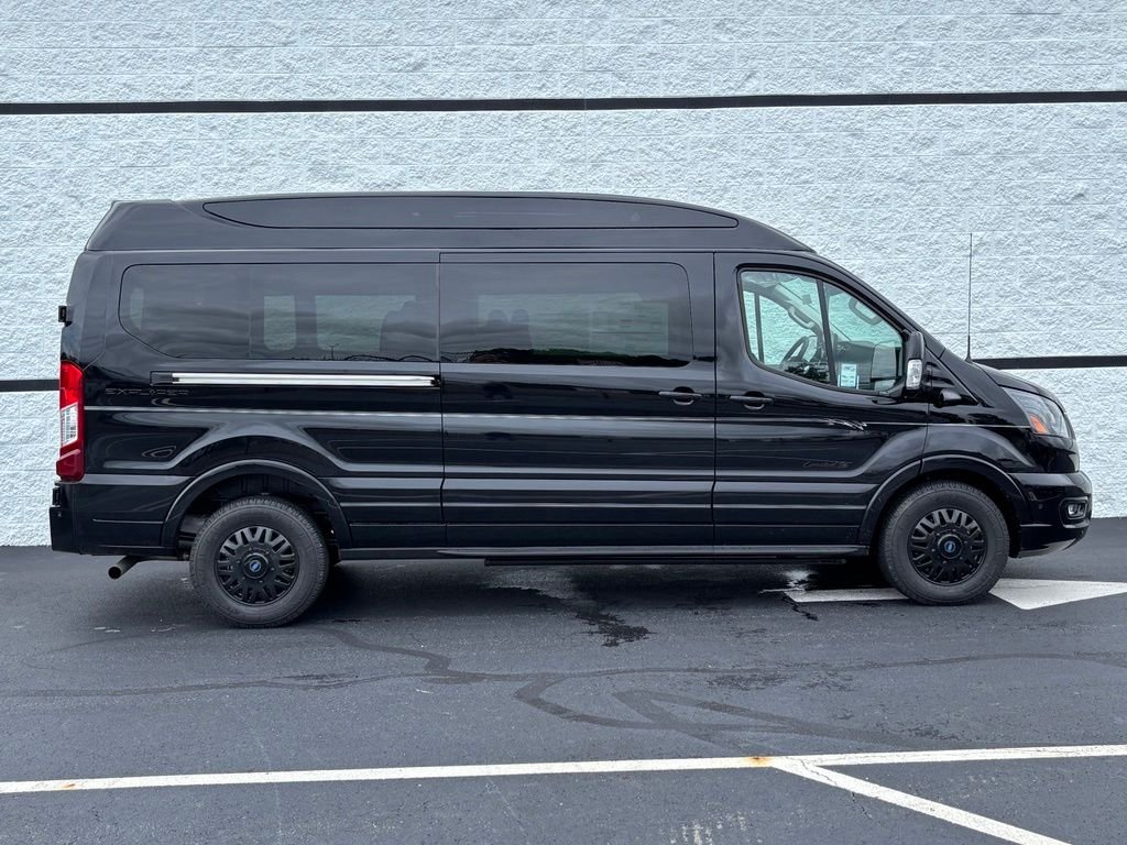 New 2026 Black Ford Explorer Limited SE image 6