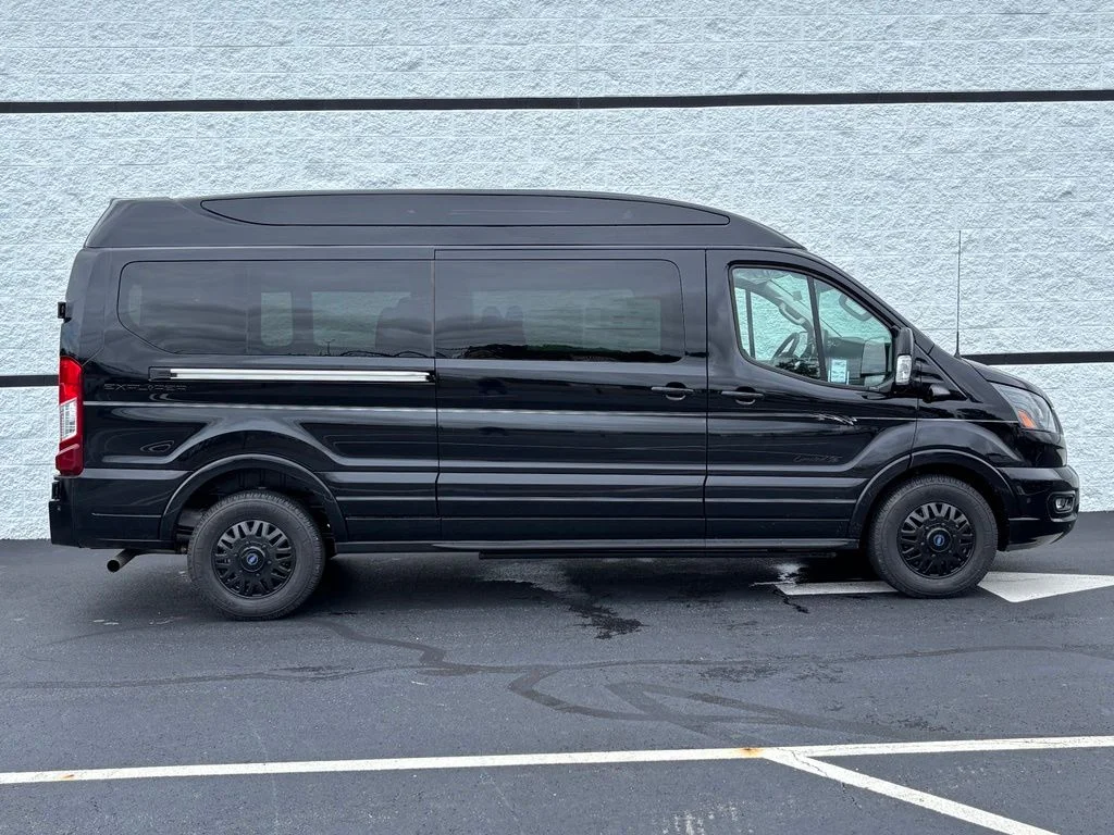 New 2026 Black Ford Explorer Limited SE image 6