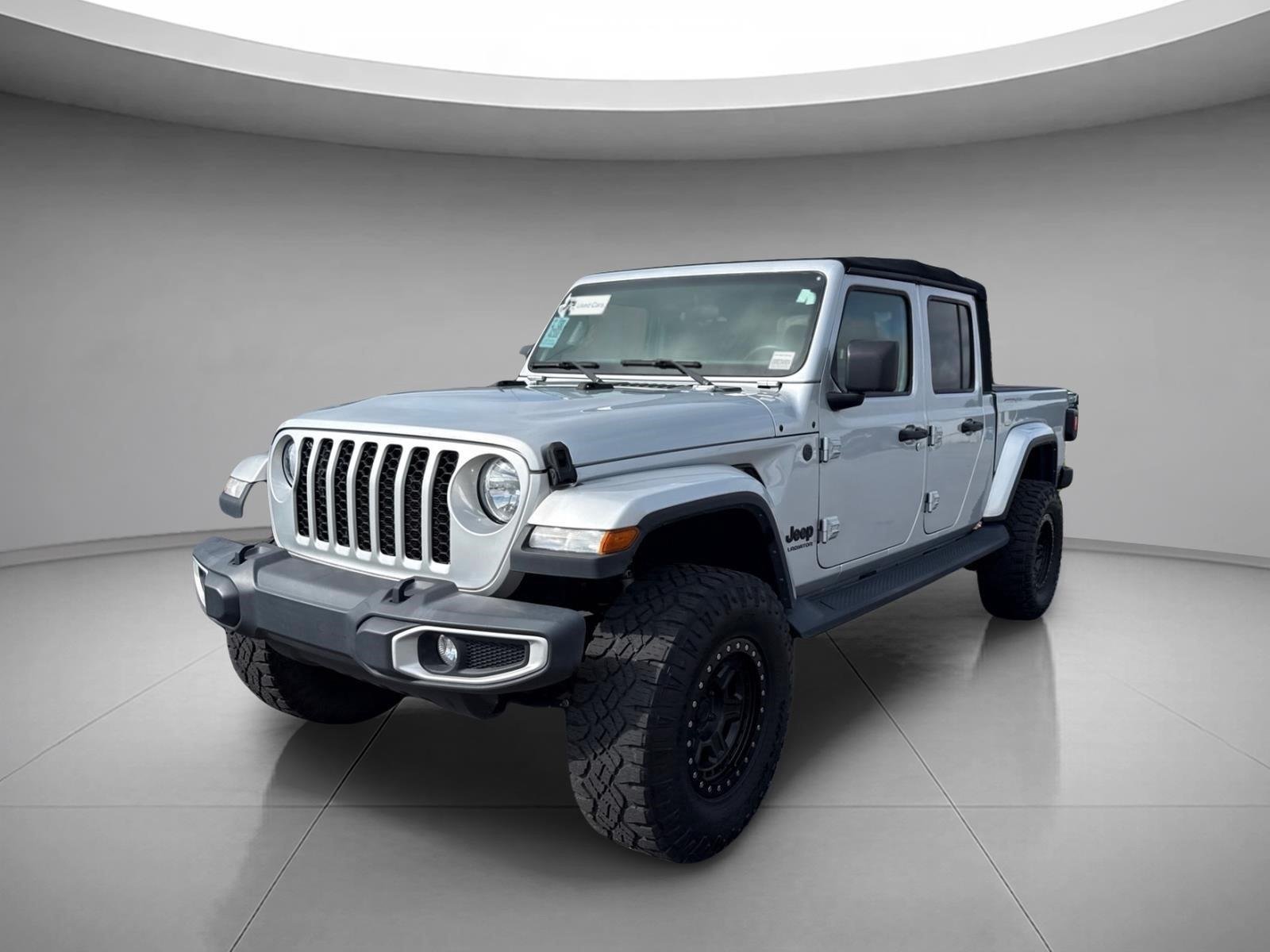 Used 2022 Silver Zynith Clearcoat Jeep Sport S image 1