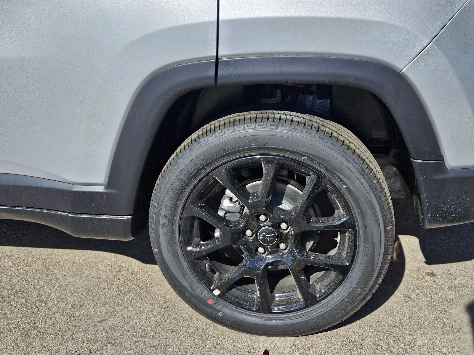 New 2026 Silver Zynith Metallic Clearcoat Jeep Latitude Altitude image 10