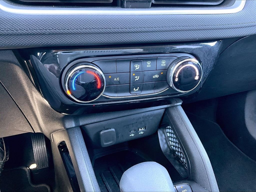 Used 2025 Gray Chevrolet LT image 26