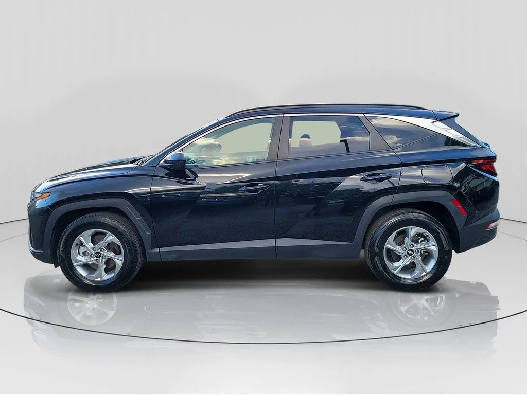 Used 2024 Black Hyundai SEL image 4