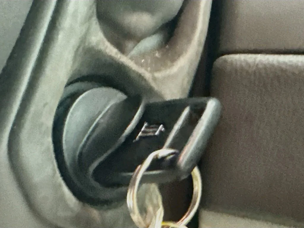 Used 2007 White Lincoln Signature image 17