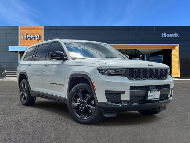 Used 2023 White/off-white Jeep Altitude image 1
