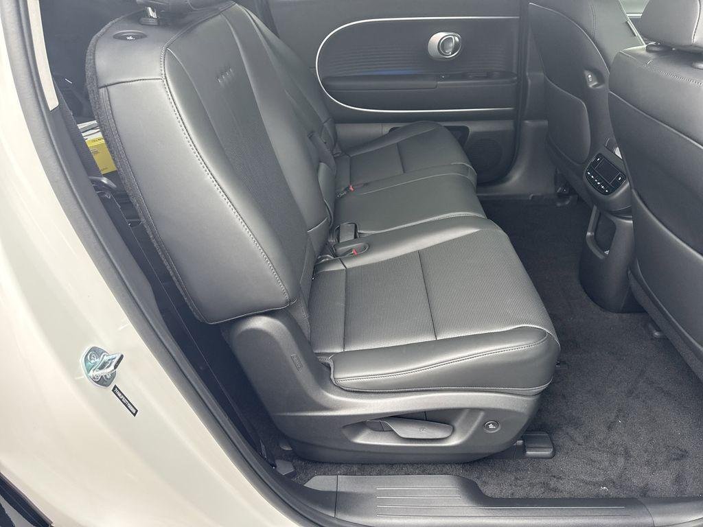 New 2026 White Hyundai SEL image 15