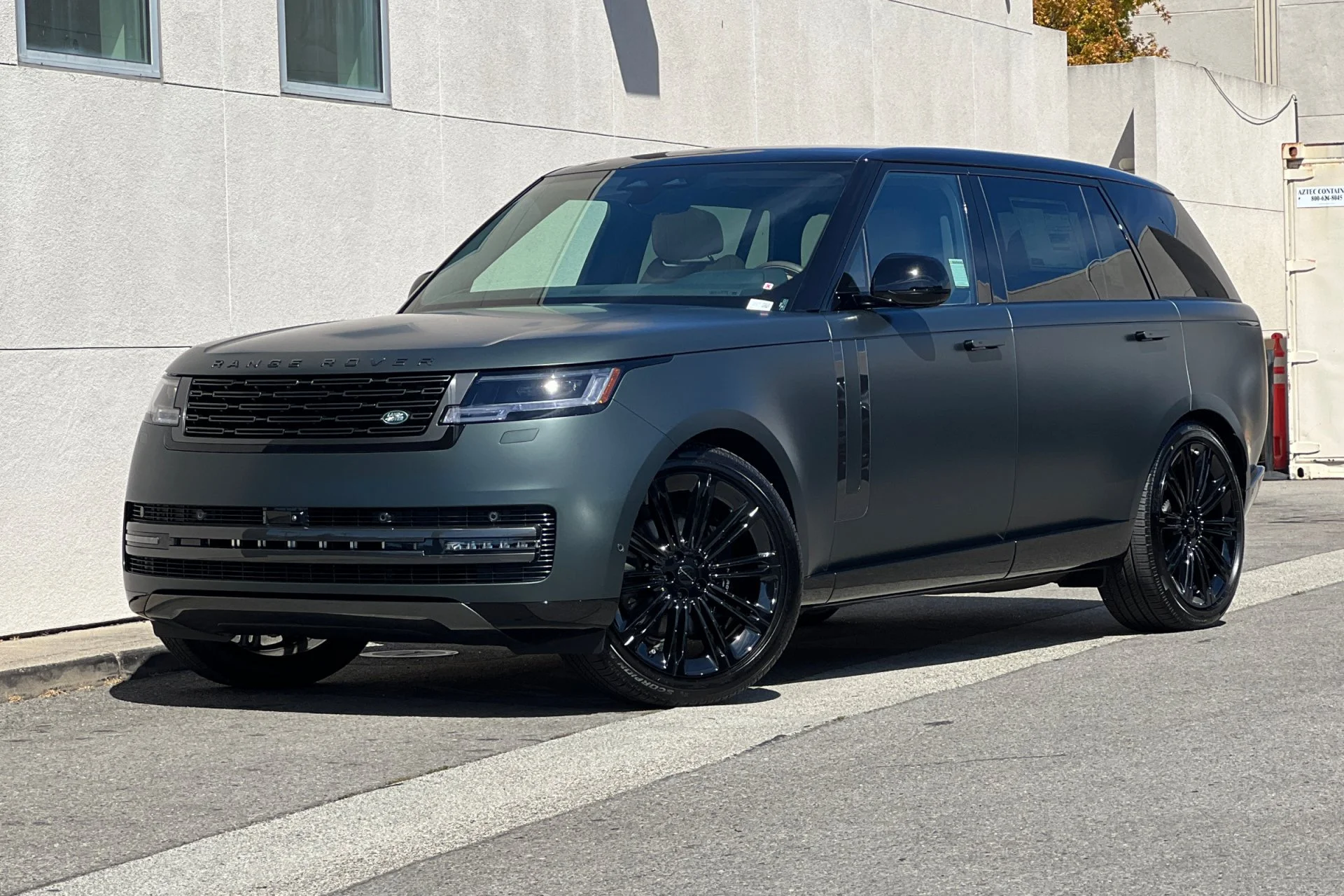 New 2026 Belgravia Green Land Rover SE image 1