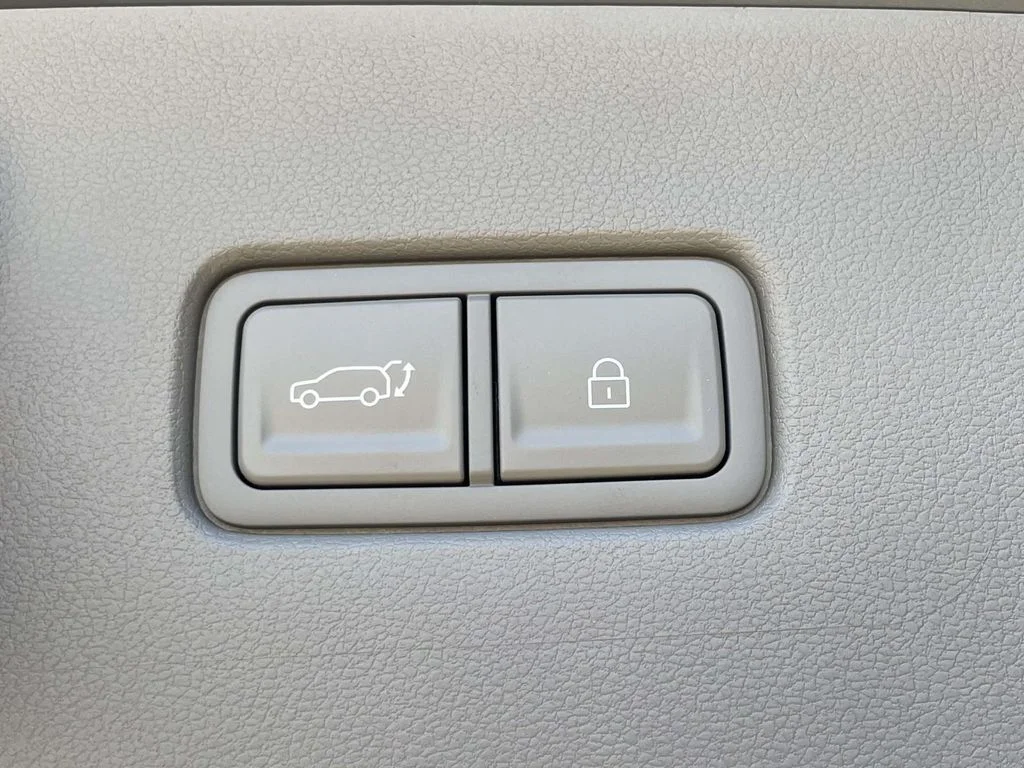 New 2026 Gray Hyundai SEL image 9