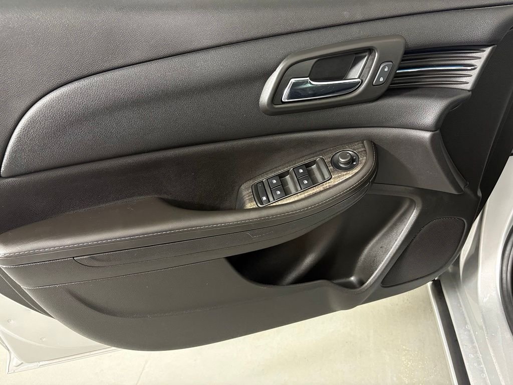 Used 2015 Silver Chevrolet LT image 15