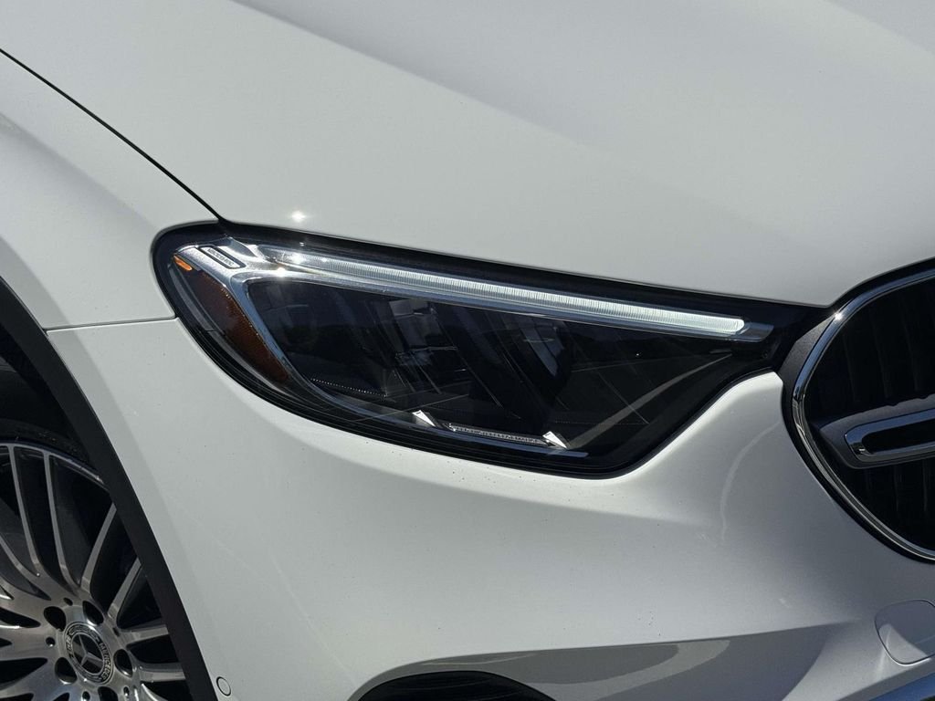 New 2026 Polar White Mercedes-Benz GLC 300 image 15