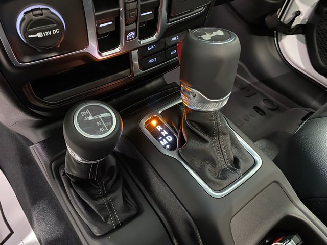 2025 Jeep Wrangler 4-Door Sahara - Photo 15
